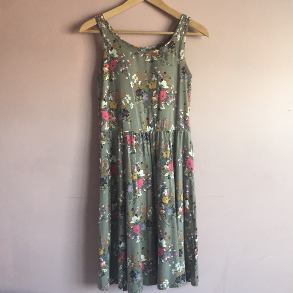 Uniqlo Grey Floral Patterned Sundress